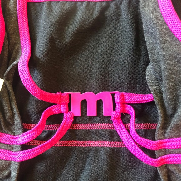 EBC WORKOUT TOP NWT - Picture 4 of 4